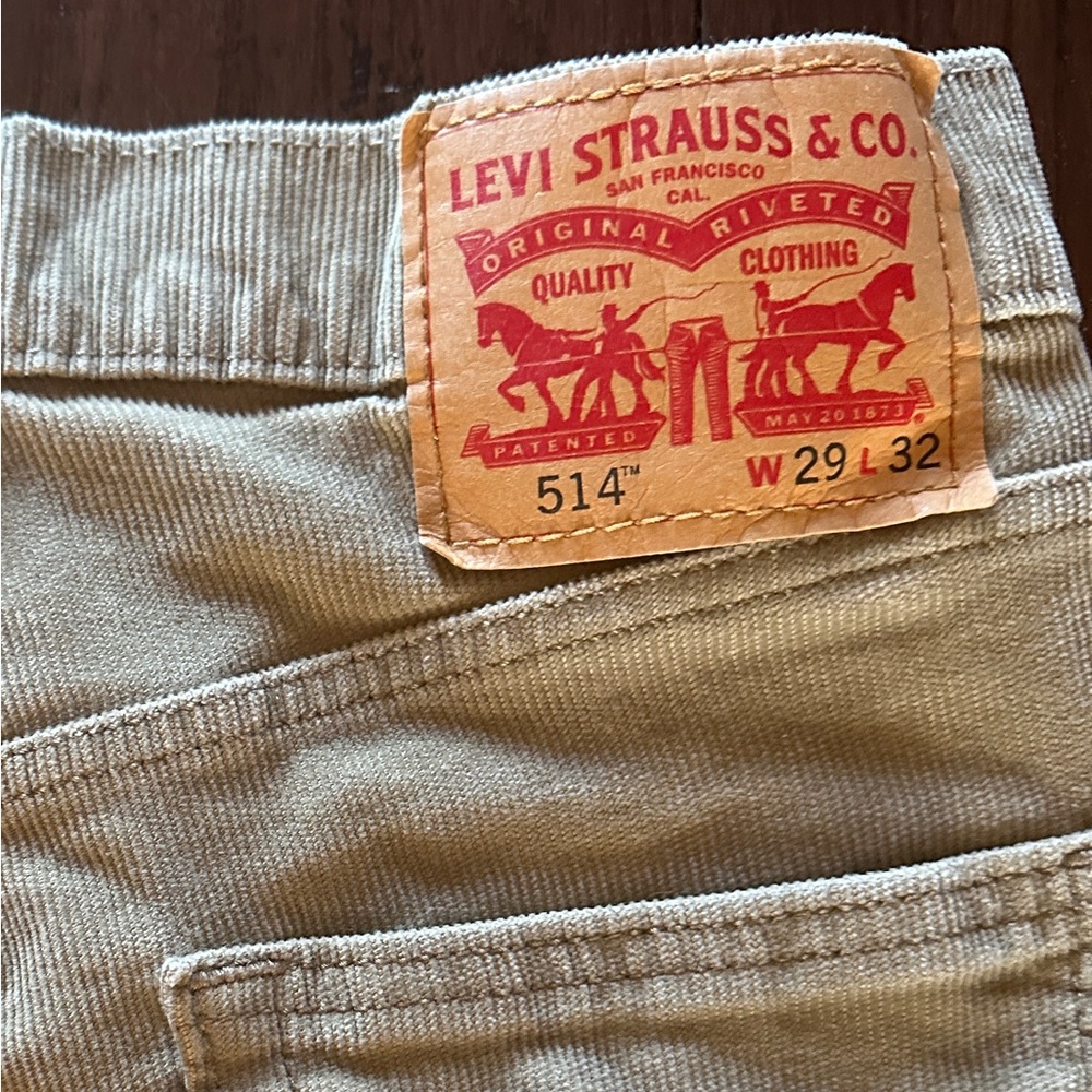 Levi’s 514 
29 X 32
Corduroy 
Light Brown